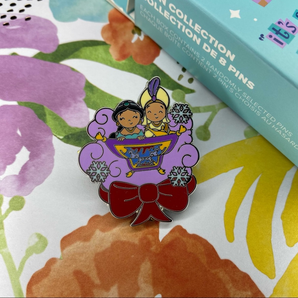 Aladdin and Jasmine it's a small world Holiday Disney Pin